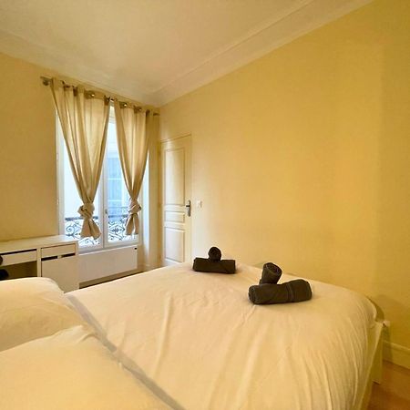 Chambre Lit Double Et Salon Avec Canape-Lit A 10 Minutes Des Champs Elysees パリ エクステリア 写真