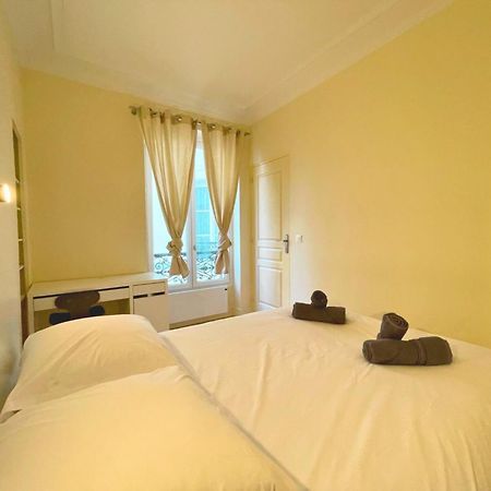 Chambre Lit Double Et Salon Avec Canape-Lit A 10 Minutes Des Champs Elysees パリ エクステリア 写真